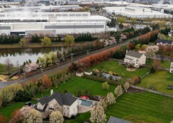 U.S. economy hits pivotal milestone: Spending on data centers and other information-processing hardware now exceeds housing investment