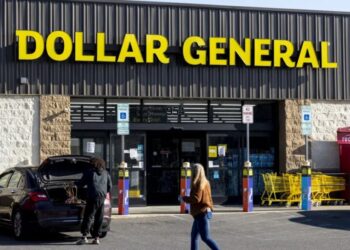 Dollar General CEO says consumers making $100,000 a year don’t feel like high-income shoppers anymore as high gas prices and inflation reshape habits