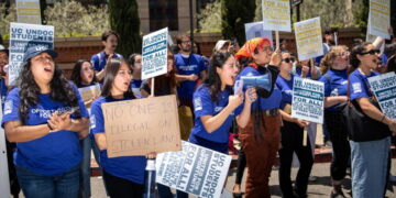 Campus jobs for undocumented students blocked by Newsom veto