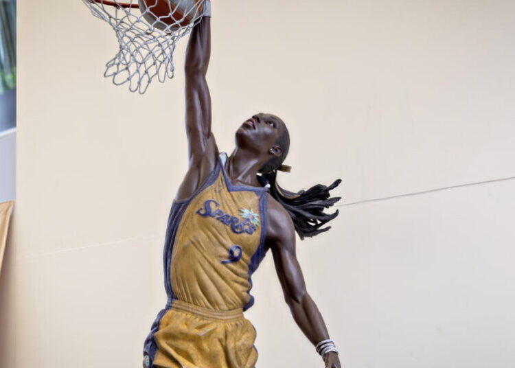 Sparks deliver a win after legend Lisa Leslie’s statue is unveiled at Crypto.com Arena