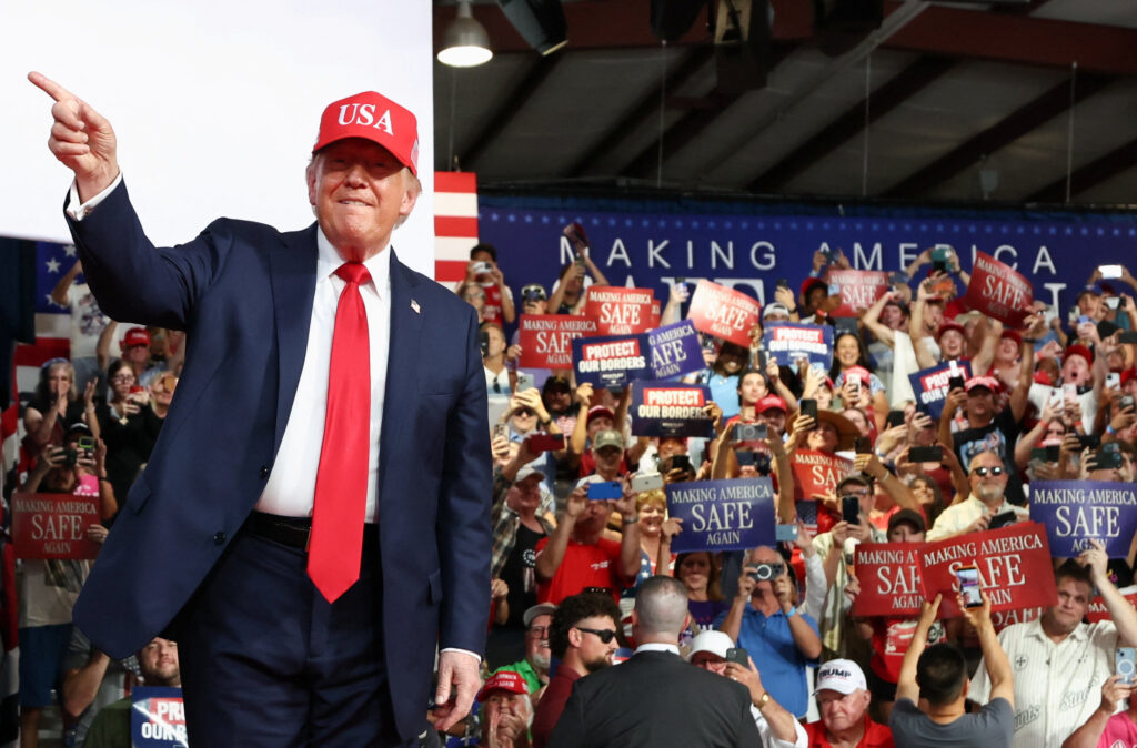 Trump, Republicans launch ad blitz for midterms as races favor Democrats
