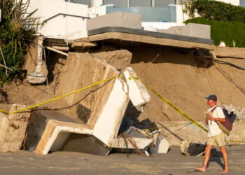 California declares statewide emergency ahead of epic El Niño storms