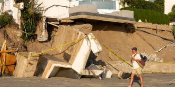 California declares statewide emergency ahead of epic El Niño storms
