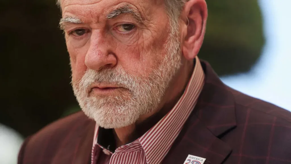 ‘Giant walking red flag’: Spy world horrified at report Huckabee aide solicited cash gifts