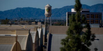 Paramount, attorneys general settle lawsuit, clearing a path for Warner Bros. merger