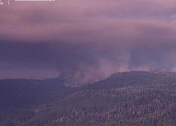 Two killed in helicopter crash fighting wildfire in Yosemite National Park
