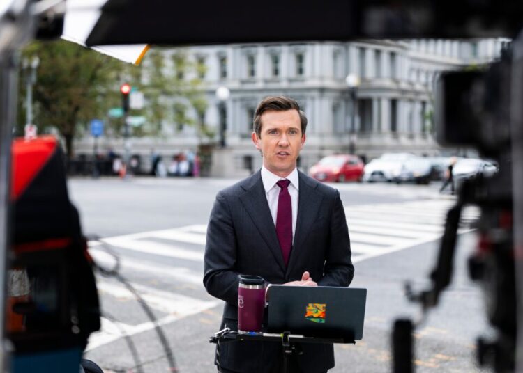 Major TV networks halt video coverage of Trump over CNN ban