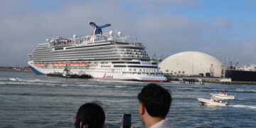 Carnival cruise passenger goes missing after cameras capture him going overboard