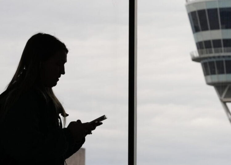 Flights disrupted across the U.S. Northeast due to technical problems at key air traffic center