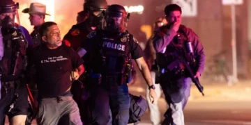 Ex-DHS lawyer stuns with ‘incredibly disturbing’ assessment of ICE shooting
