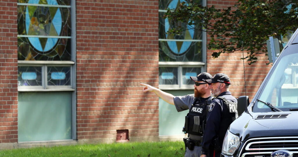 Up to 30 shots exchanged after man opens fire on officer outside Ontario synagogue