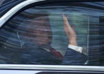 ‘It’s crushing us’: Trump ‘contagion’ has GOP insiders running scared