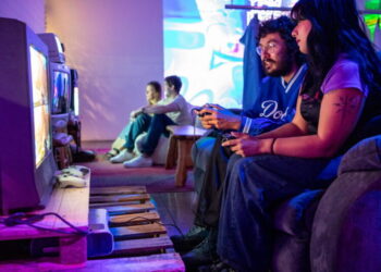 A rainbow of iMac G3s? This ‘old tech’ party in L.A. is a balm for our isolated times