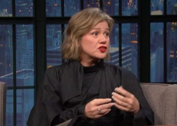 Kelly Clarkson Marvels at the Difficulty of Singing ‘Golden’: ‘Made Me Its Bitch, a Little Bit’