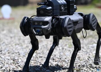 Soldiers can refuse to commit war crimes. Can AI?