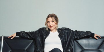 Taylor Tomlinson turns off the mic to tell all in ‘Actually, Nevermind’