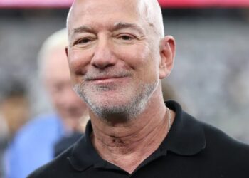 After 40 investors rejected Jeff Bezos’ Amazon pitch, his parents offered $245,573 of their retirement savings