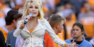 Dolly Parton’s Nephew Is Accused of Threatening Her Estate