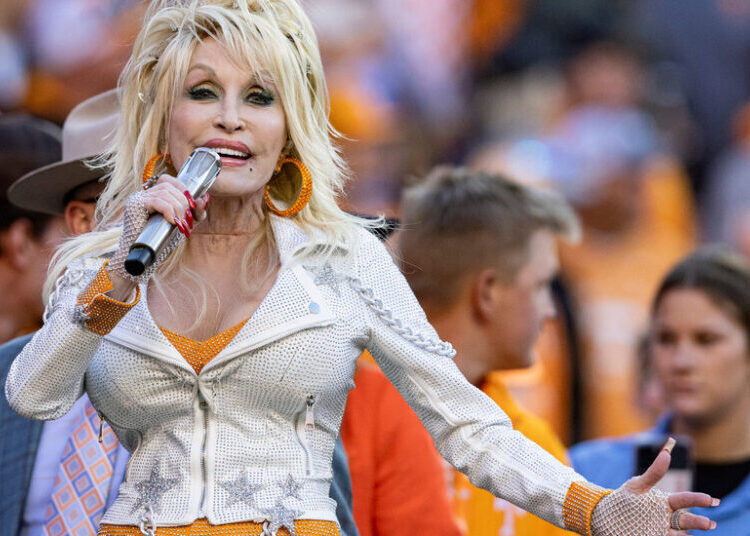 Dolly Parton’s Nephew Is Accused of Threatening Her Estate