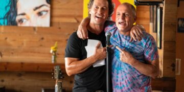 Matthew McConaughey and Woody Harrelson’s Disjointed But Endearing Brothers Coasts on Charm