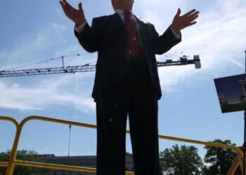 Trump mocked architect’s project concerns with absurd map: ‘You think we’re big?’