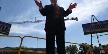 Trump mocked architect’s project concerns with absurd map: ‘You think we’re big?’