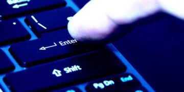 Software Engineer Says AI Is Causing Chaos Among Coders Who Now Just “Press Enter” All Day, Have Stopped Thinking or Understanding Software