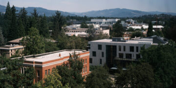 $1 Billion Donation to University of Oregon Makes History