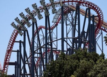 3 Riders Sue Six Flags, Saying California Roller Coaster Caused Brain Injuries