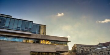 Using AI, a professor wrote 200 papers this year. Researchers are alarmed.