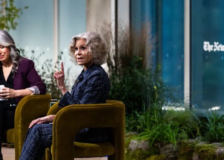 Jane Fonda Accuses Both Parties of Inaction on Climate Change
