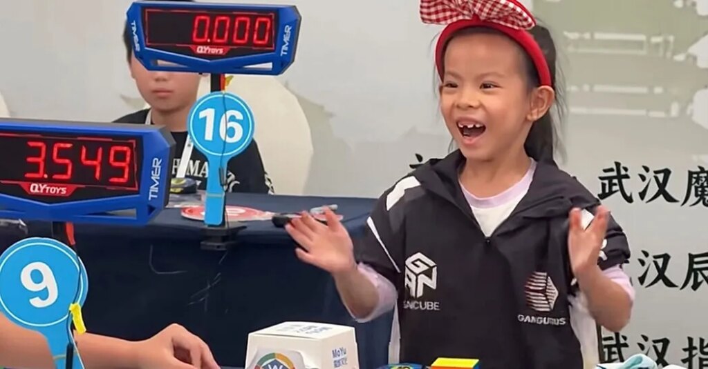 6-Year-Old Girl in China Sets a Rubik’s Cube Record