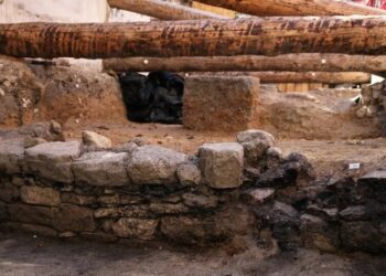 An Ancient Wall Sheds Light On an Old Question: Where Did Paris Begin?