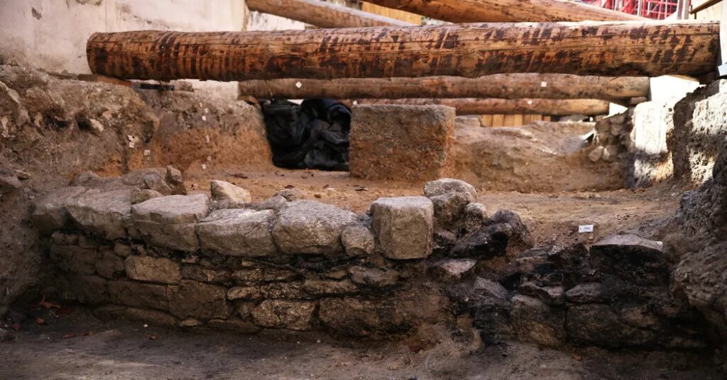 An Ancient Wall Sheds Light On an Old Question: Where Did Paris Begin?