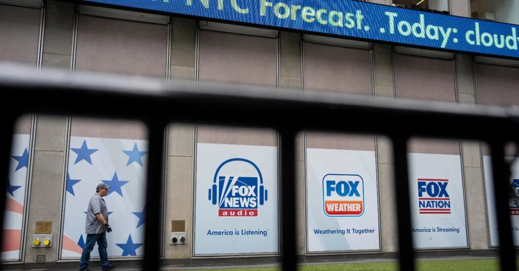 Fox News Finds Itself at Odds With Trump on Press Ban