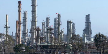 California and Washington to join forces on carbon markets, aiming to cut pollution and raise billions