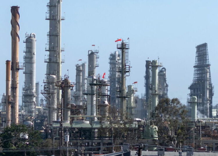 California and Washington to join forces on carbon markets, aiming to cut pollution and raise billions