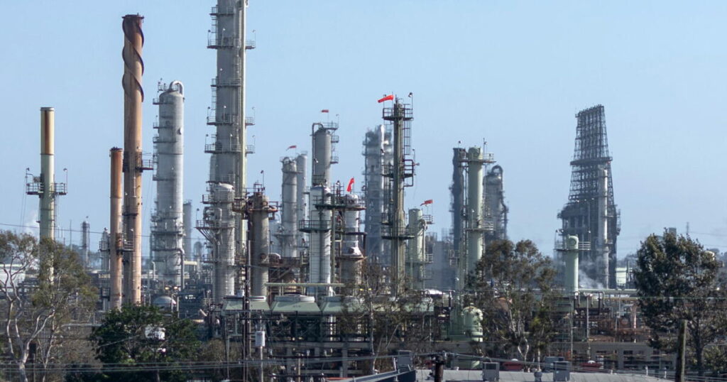 California and Washington to join forces on carbon markets, aiming to cut pollution and raise billions