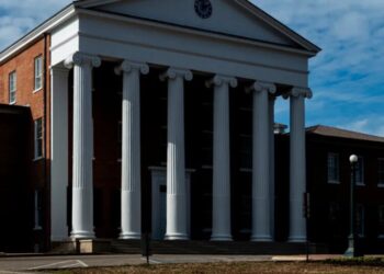 Officials Investigating Mississippi Student Deaths Issue Warning About Kratom