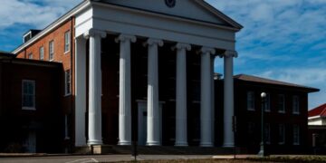 Officials Investigating Mississippi Student Deaths Issue Warning About Kratom