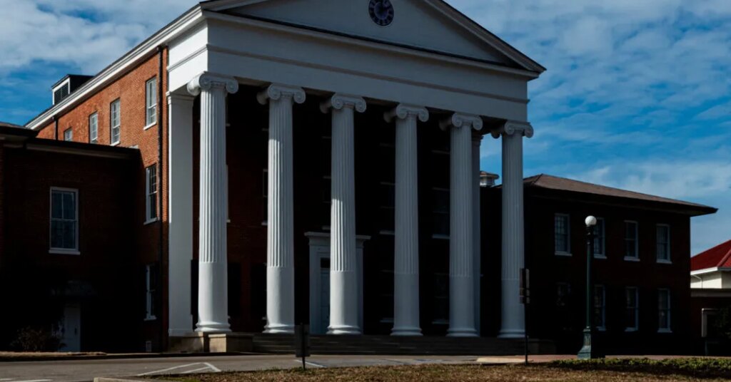 Officials Investigating Mississippi Student Deaths Issue Warning About Kratom