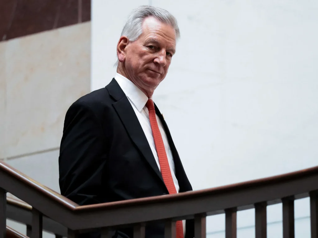 ‘Lord help us!’ GOP senator rants that ‘deranged’ people are taking over the airports