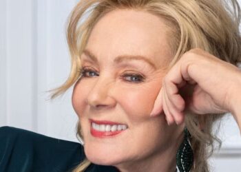 Jean Smart Joins ‘The Families Stone’ at Searchlight