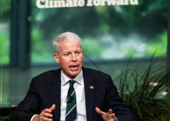 At a Times Event, Dueling Visions on Climate Change and A.I.