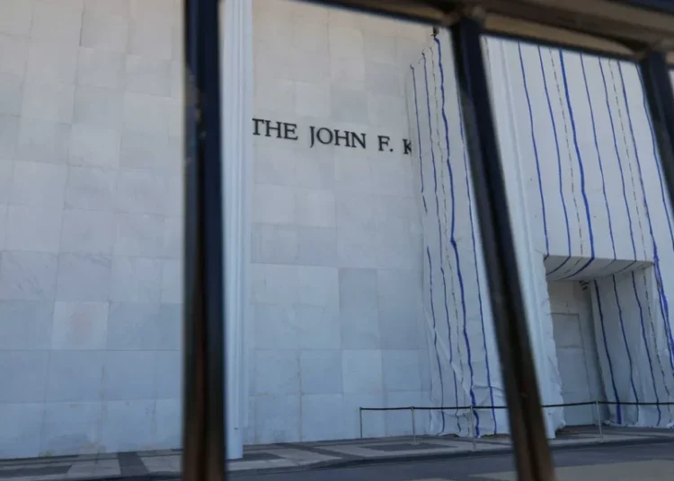Trump’s DOJ torpedoes his Kennedy Center demolition threat in new court filing