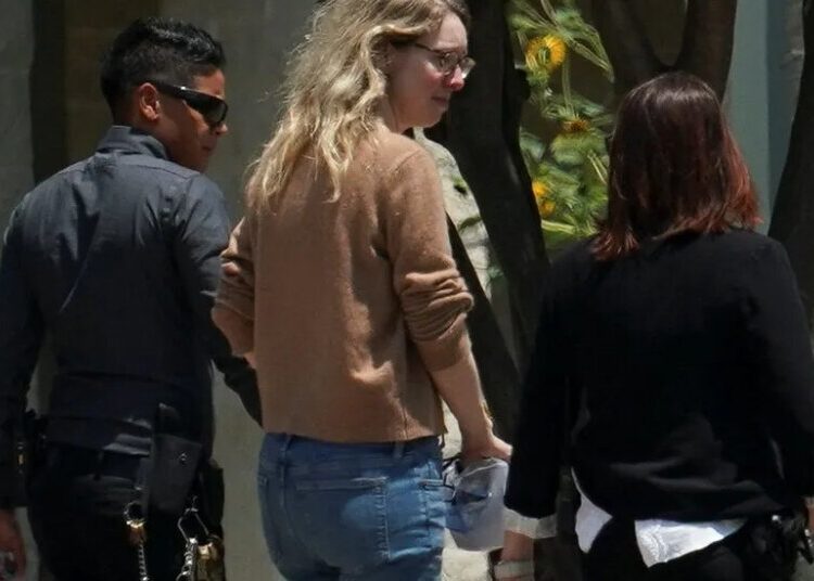 Elizabeth Holmes to Transfer to Halfway House in August 2027