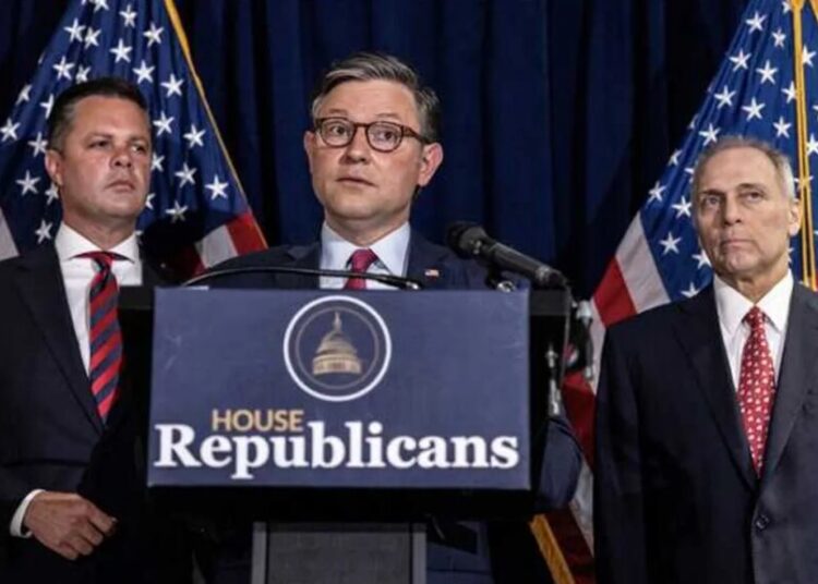 ‘Knives are out’ among Republicans with ‘polling dropping like a rock’: GOP insider