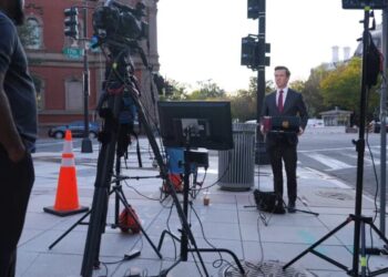 Judge orders White House to ‘immediately’ restore CNN, Politico and MS NOW’s access. Trump shrugs