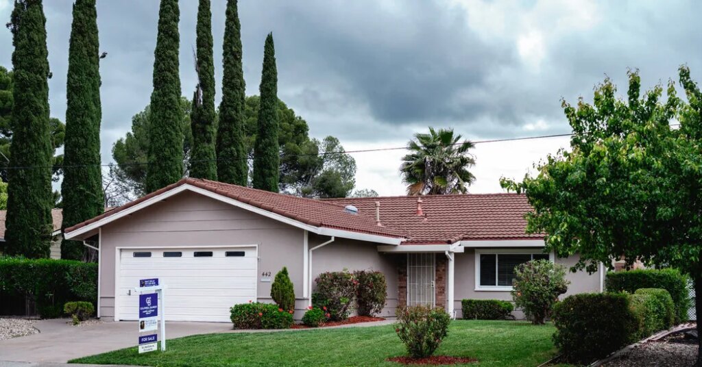Mortgage Rates Hit 7% as Iran War Crushes a Weak Housing Market