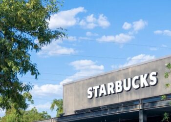 Starbucks to Shutter 250 Stores as Turnaround Plan Continues